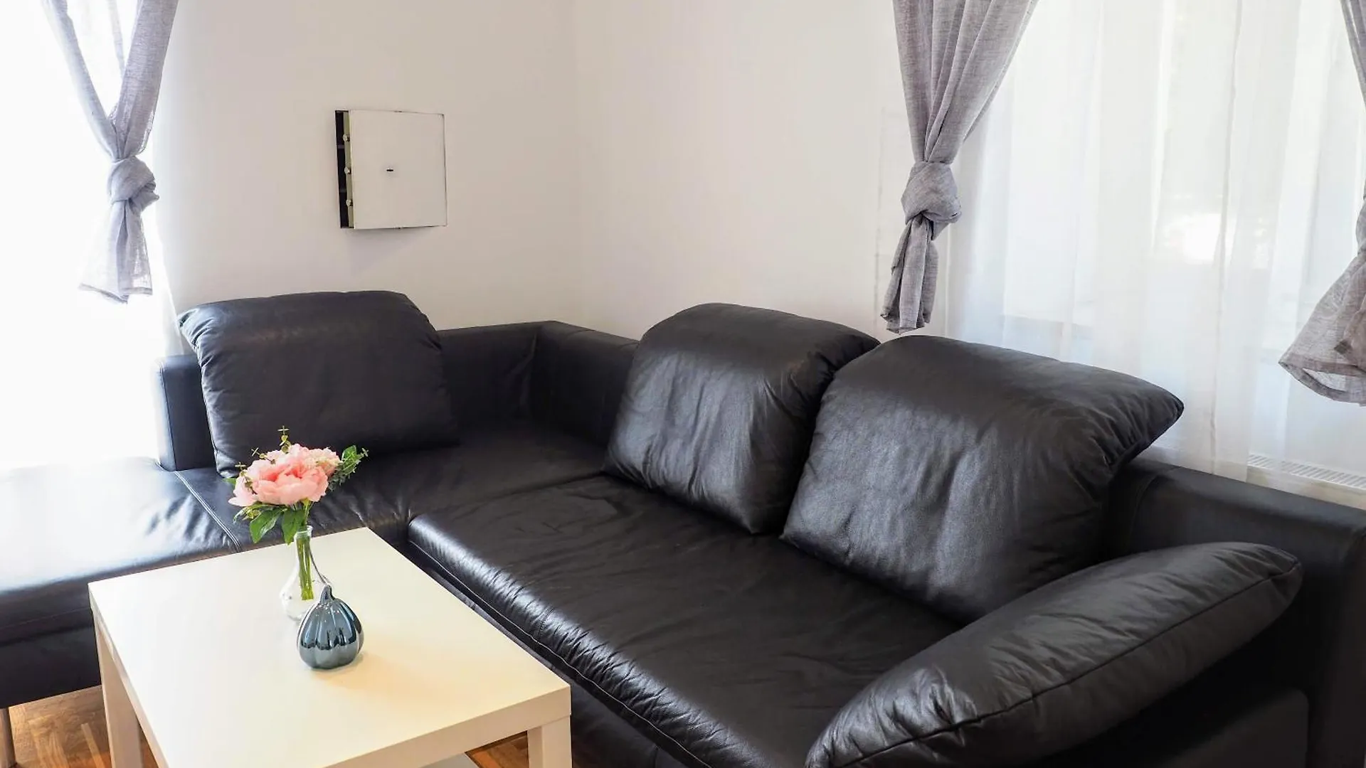 Schoenbrunn Palace Apartments Free Parking And 24H Check-In Vienna