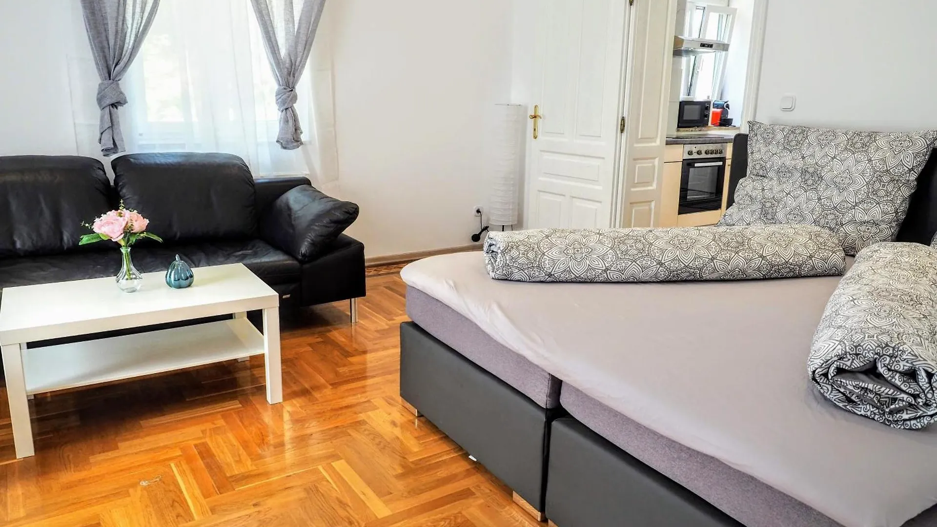 Schoenbrunn Palace Apartments Free Parking And 24H Check-In Vienna 0*,