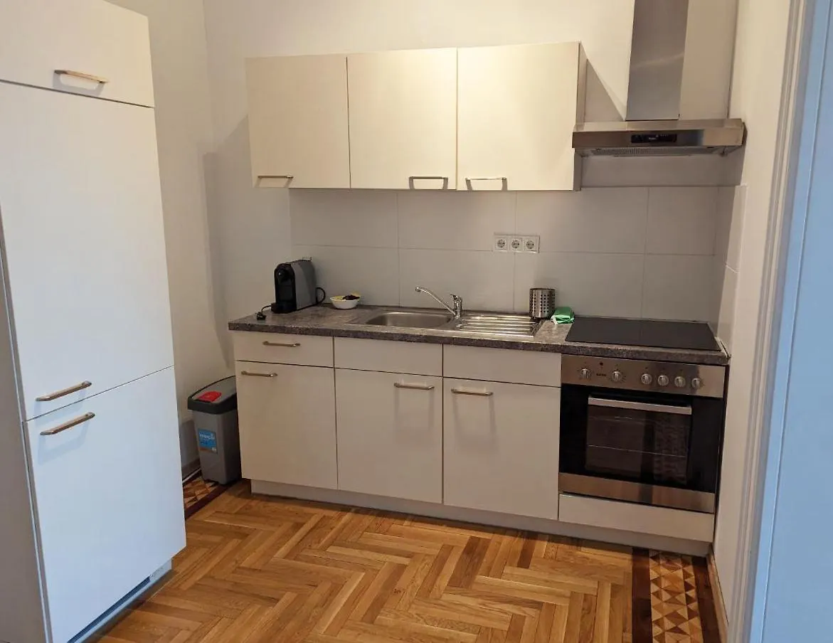 Schoenbrunn Palace Apartments Free Parking And 24H Check-In Vienna Austria