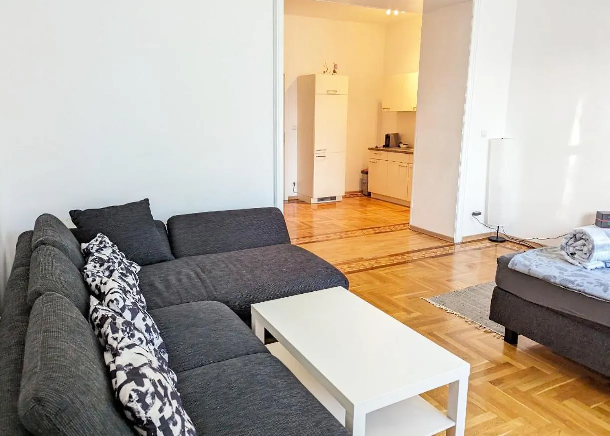 Schoenbrunn Palace Apartments Free Parking And 24H Check-In Vienna