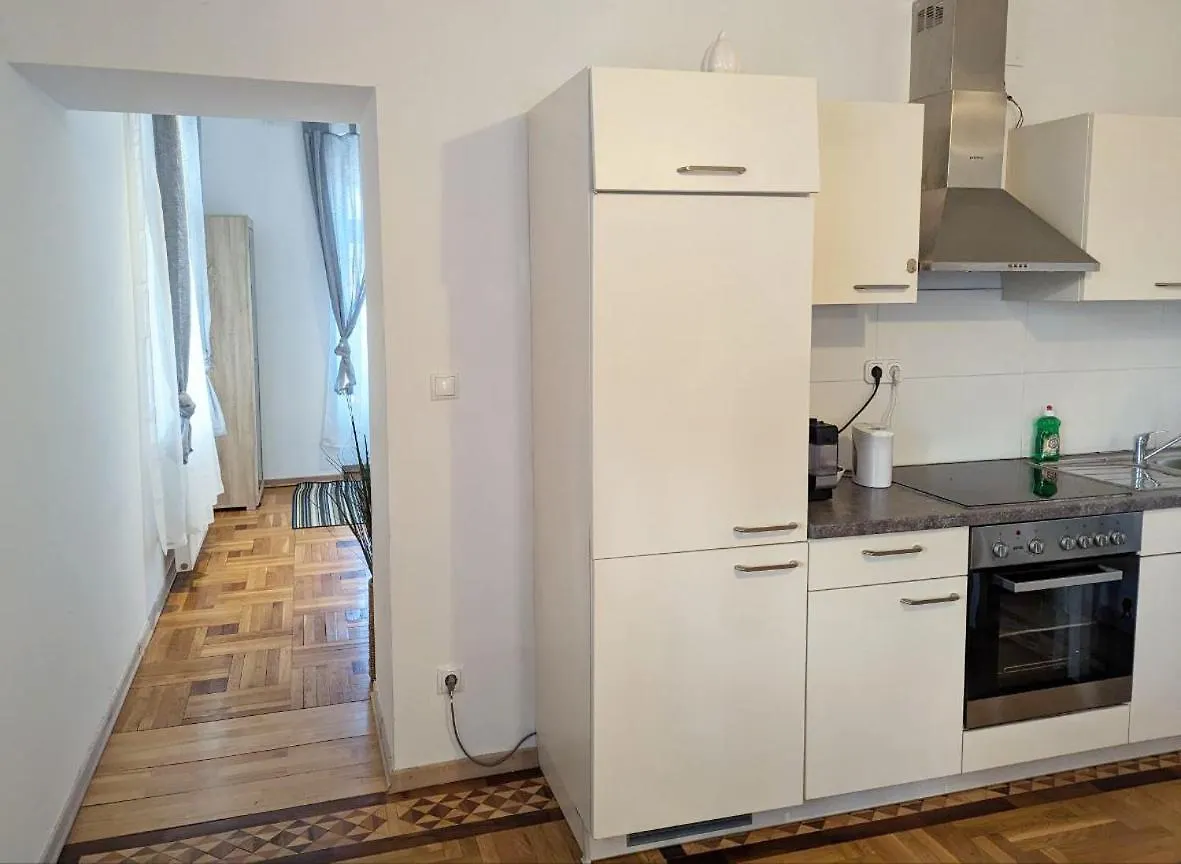 Schoenbrunn Palace Apartments Free Parking And 24H Check-In Vienna