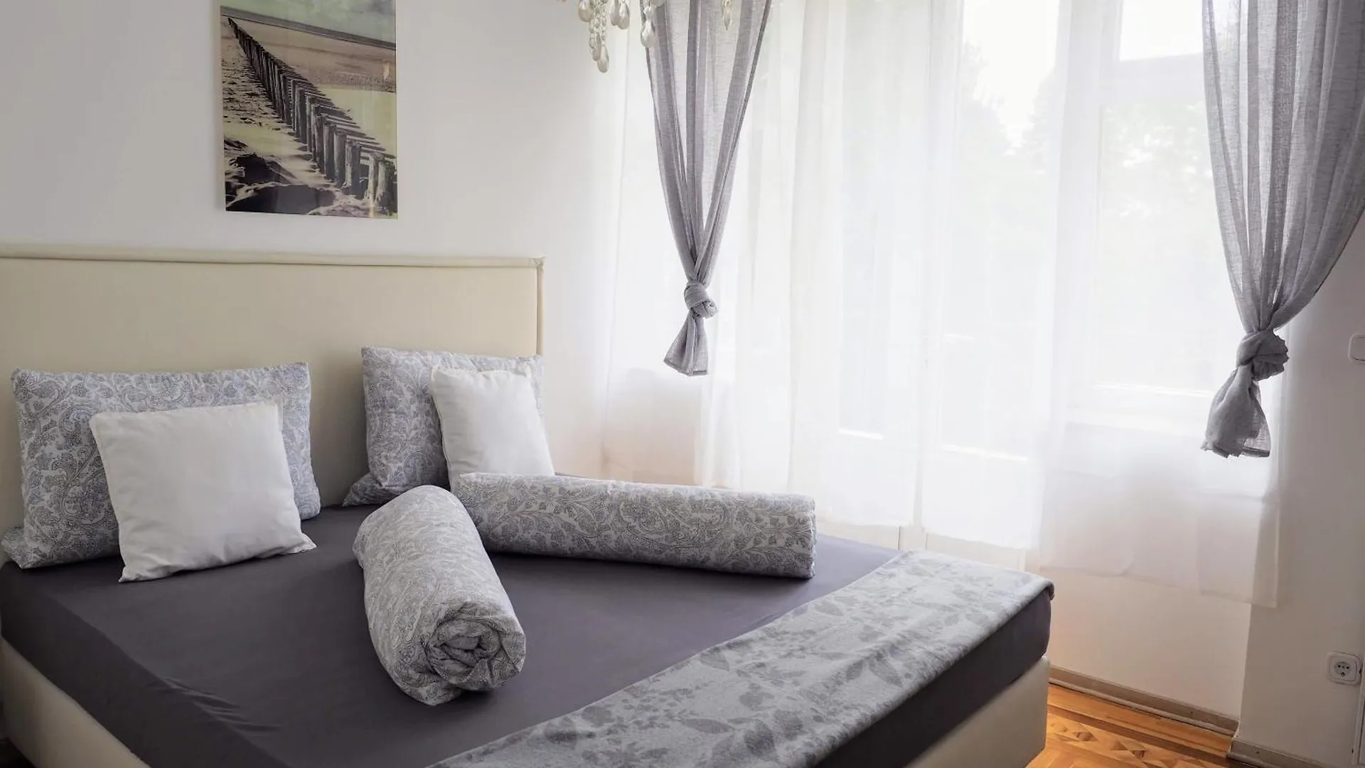 Schoenbrunn Palace Apartments Free Parking And 24H Check-In Vienna Austria