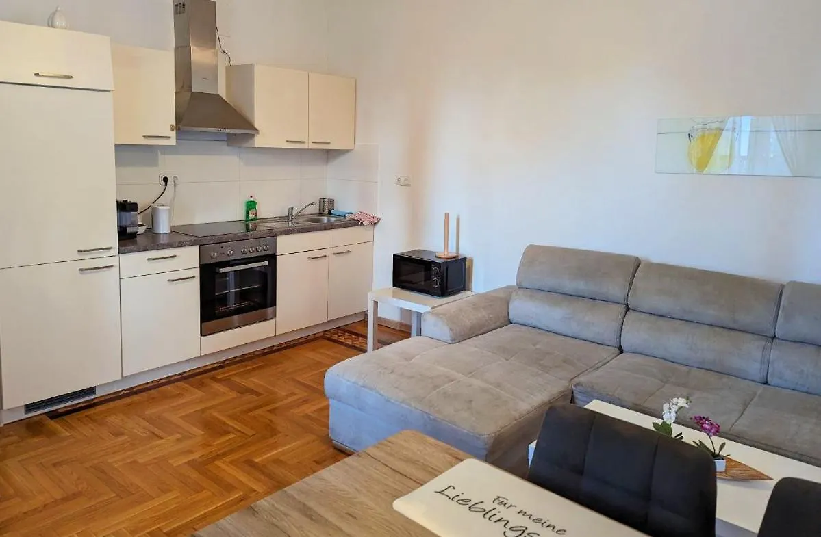 Schoenbrunn Palace Apartments Free Parking And 24H Check-In Vienna Austria