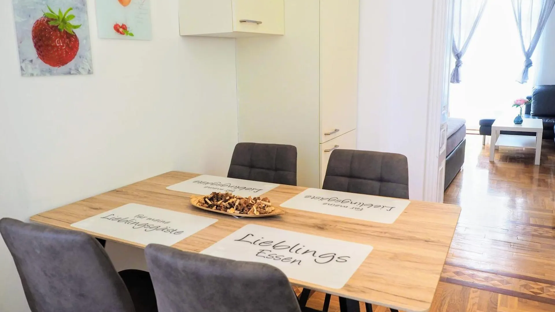 Schoenbrunn Palace Apartments Free Parking And 24H Check-In Vienna Austria