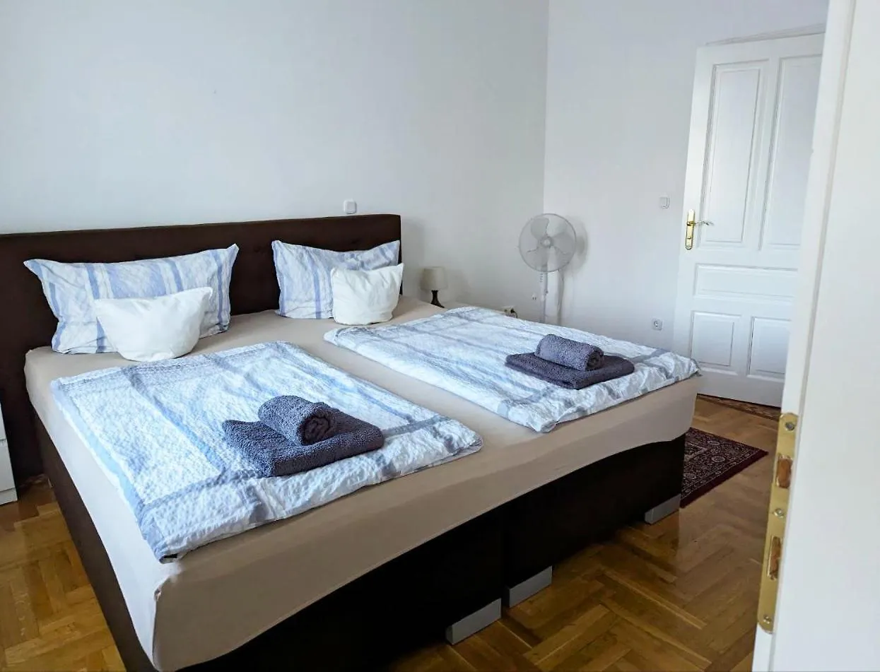 Schoenbrunn Palace Apartments Free Parking And 24H Check-In Vienna Austria