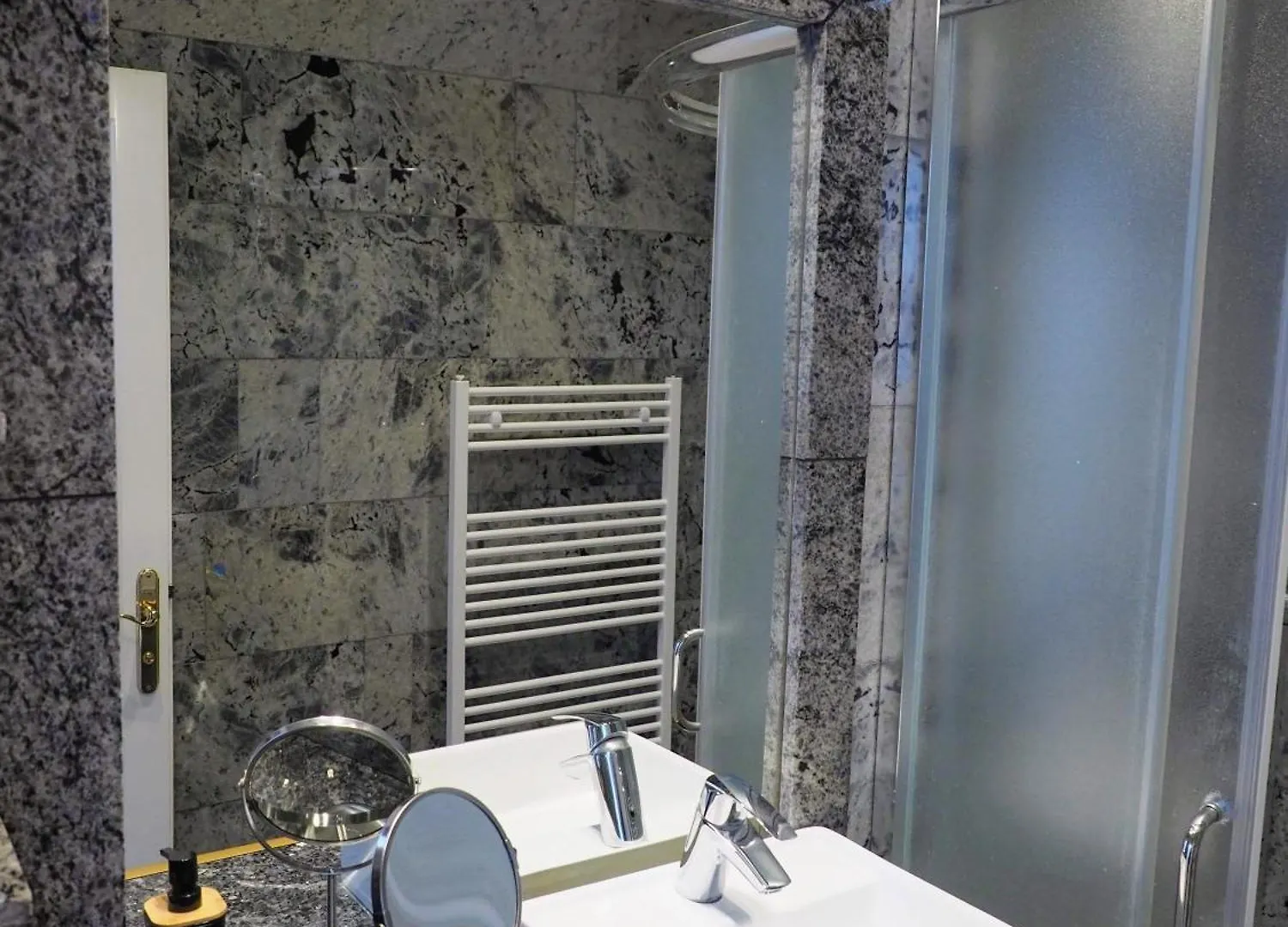 Schoenbrunn Palace Apartments Free Parking And 24H Check-In Vienna