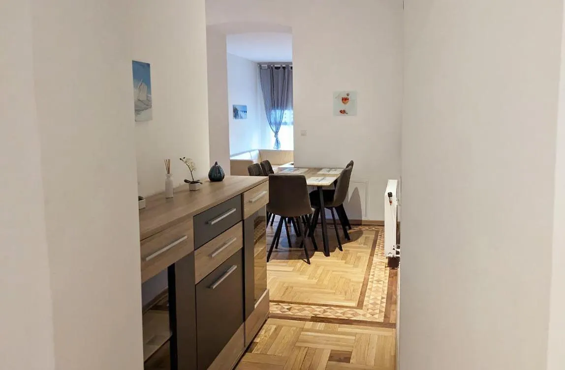 Schoenbrunn Palace Apartments Free Parking And 24H Check-In Vienna