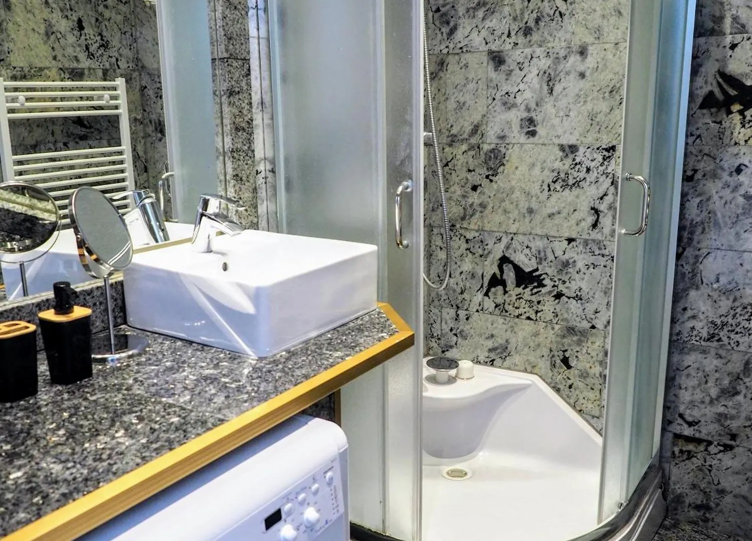 Schoenbrunn Palace Apartments Free Parking And 24H Check-In Vienna